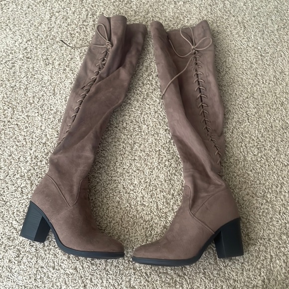 Top Moda Suede Knee High Boots. - Picture 1 of 3